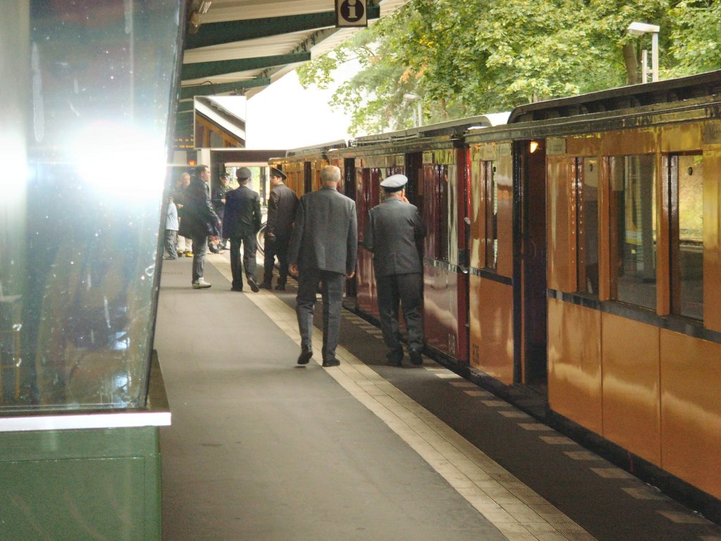 A2-Zug auf der U3, Berlin 13.9.2009
