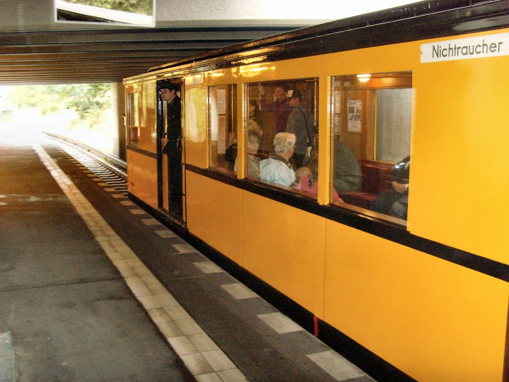A2-Zug auf der U3. Sonderfahrten 13.9.2009