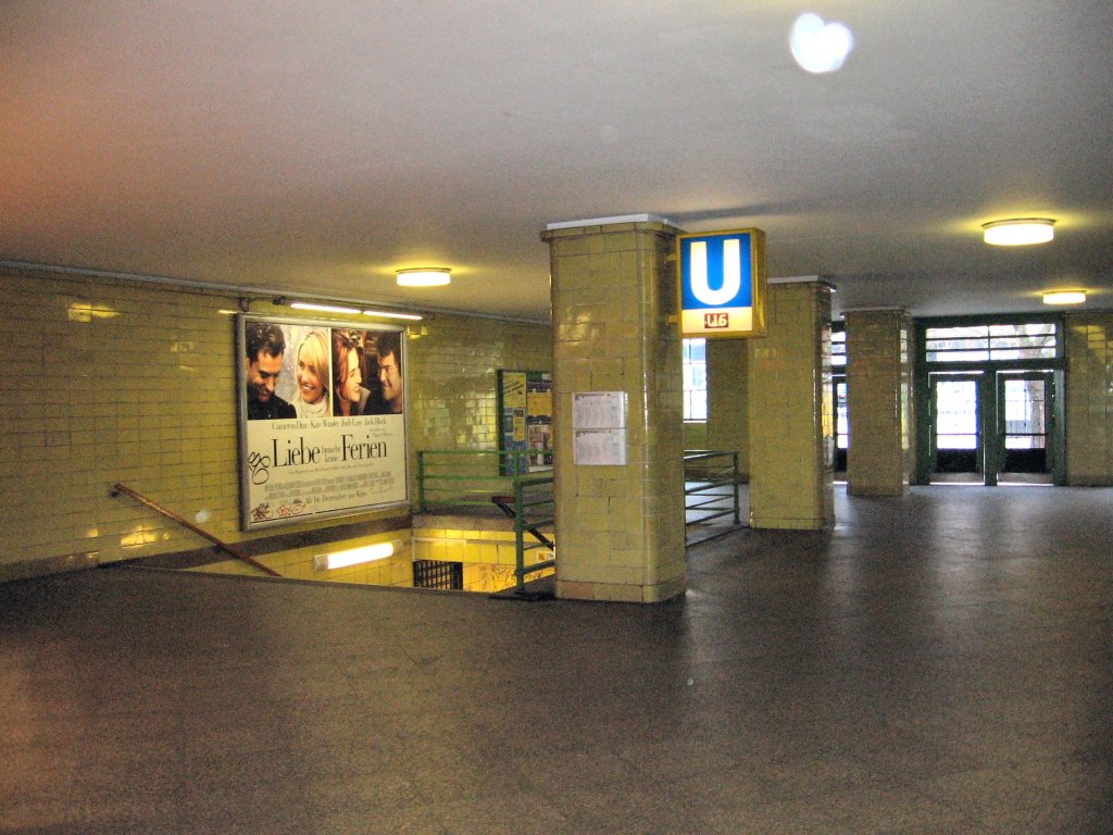 Bhf Tempelhof, Zugang zur U-Bahn U6