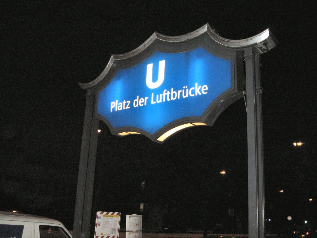 Eingang Platz der Luftbrcke, U6 Berlin 2007