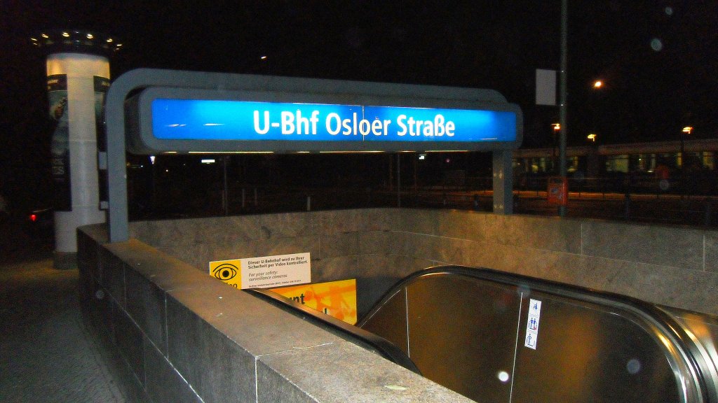 Eingang U-Bhf Osloer Strasse  2011