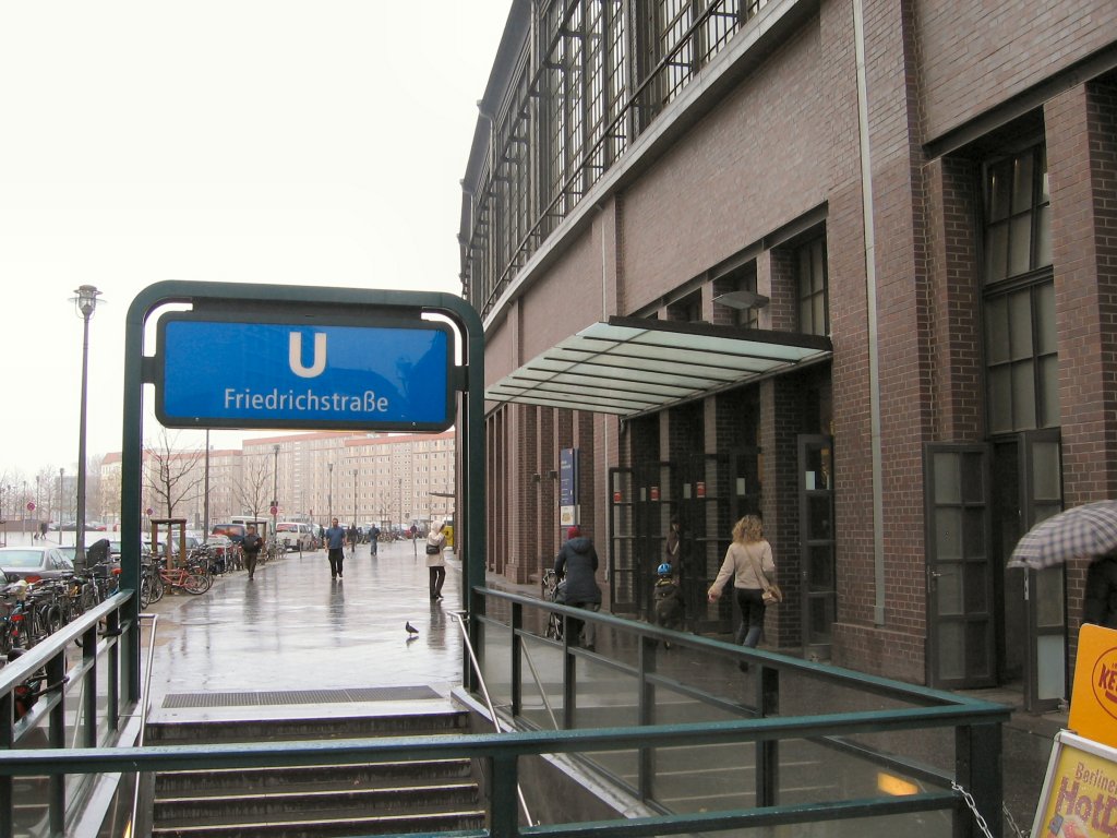 Eingang zum U-Bhf Friedrichstrasse, U 6 Berlin 2007
