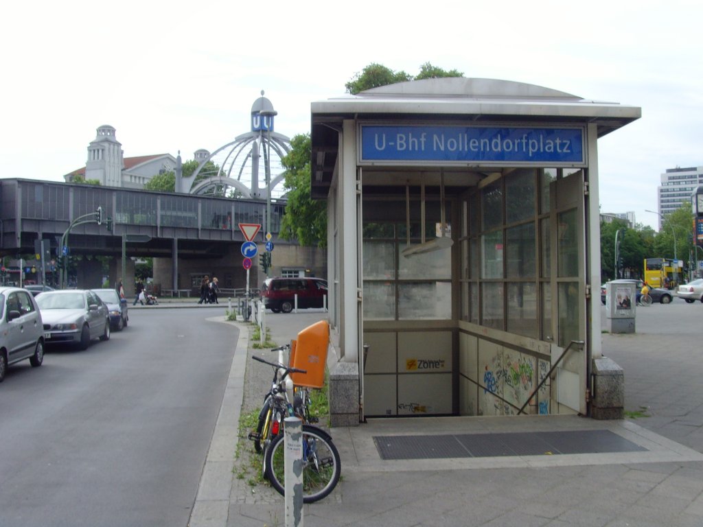 Eingang zur U4 - U-Bhf Nollendorfplatz