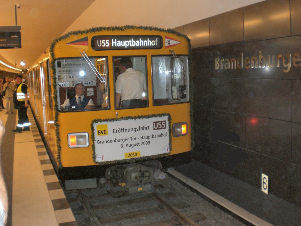 Erffnungszug im U-Bhf Brandenburger Tor, 2009