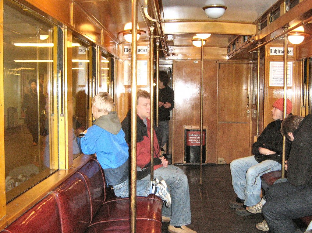 Im hist. U-Bahnwagen 294 unterwegs - 2009