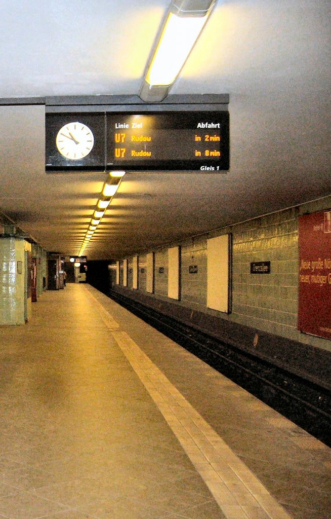 U-Bhf Grenzallee, U 7 - Bahnsteig um 2005