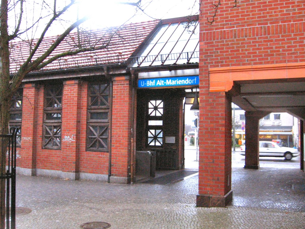 Eingang zum U-Bhf Alt-Mariendorf, U6 Berlin 2007