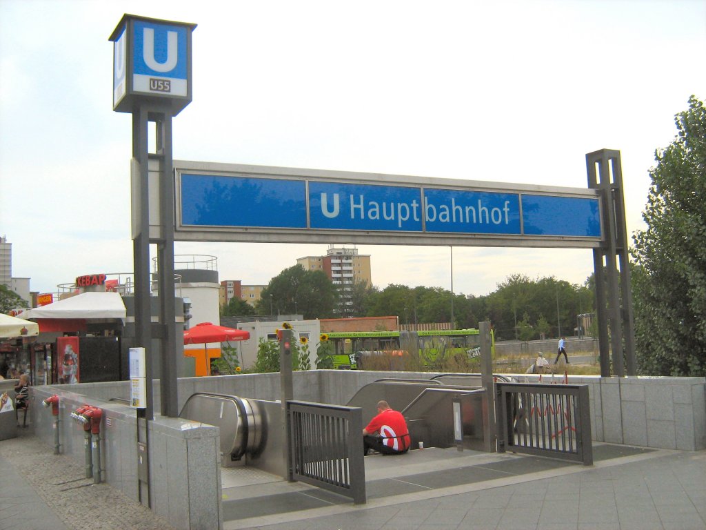 Eingang zum U-Bhf Hauptbahnhof, U55 Berlin 2009