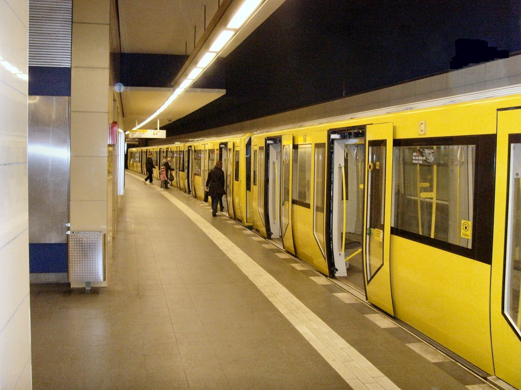 Hk-Kleinprofilzug im U-Bhf Pankow der U2