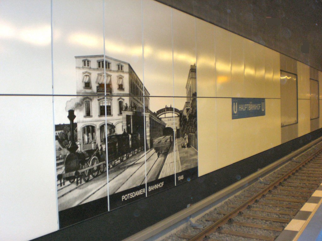 U-Bhf Hauptbahnhof mit Wandfoto alter Potsdamer Bahnhof, Berlin U 55 2009
