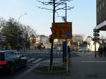 Radwege in Luxemburg Stadt: Als Radfahrer kommt man hier auf der rechten Spur an, soll aber die Br�cke auf der linken Seite �berqueren.